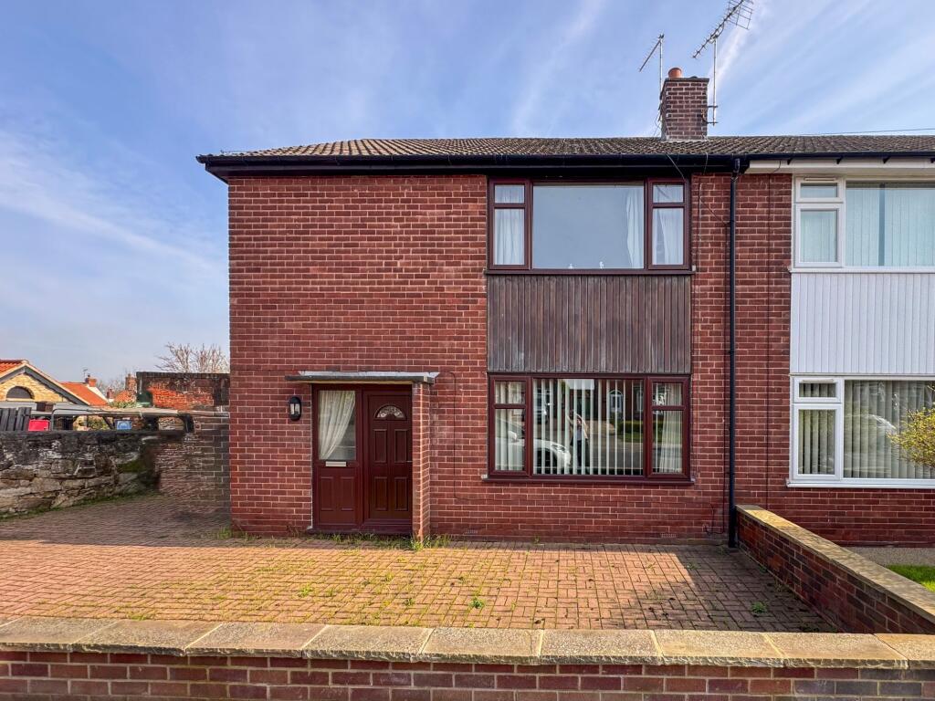 Main image of property: High Road, Carlton-In-Lindrick, S81