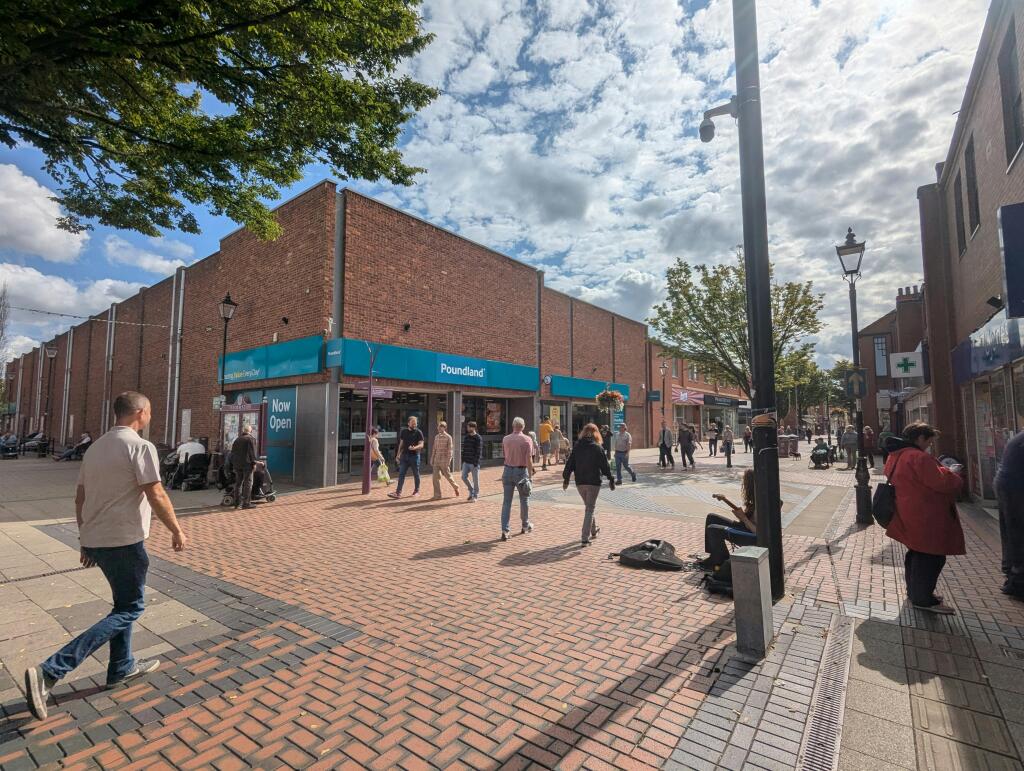 Main image of property: 57-61 Carolgate, Retford, DN22 6EB