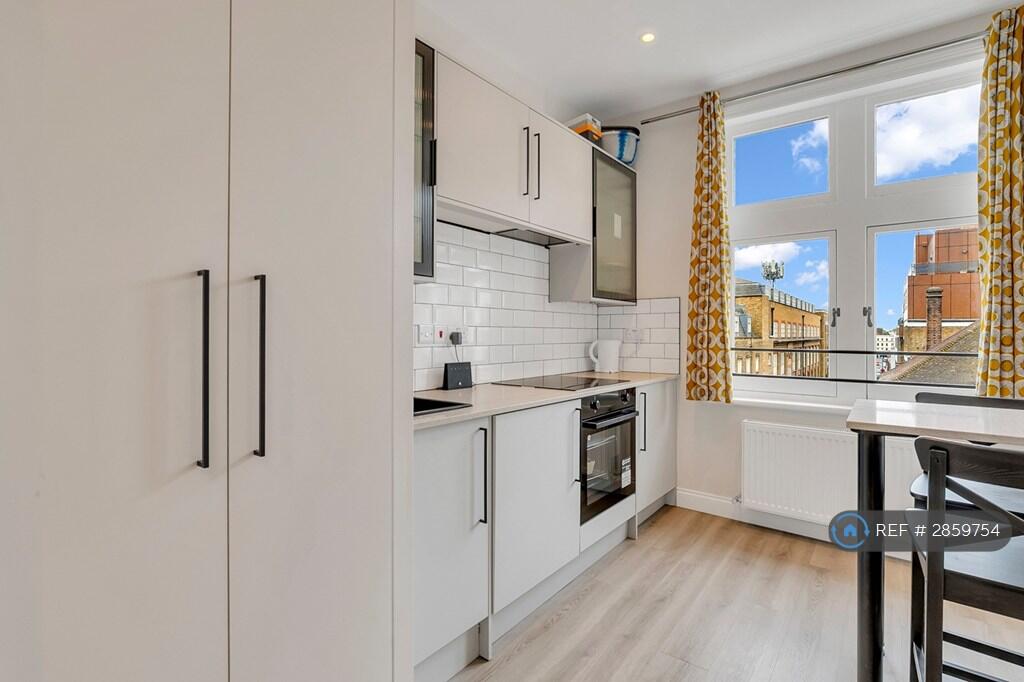 Studio flat for rent