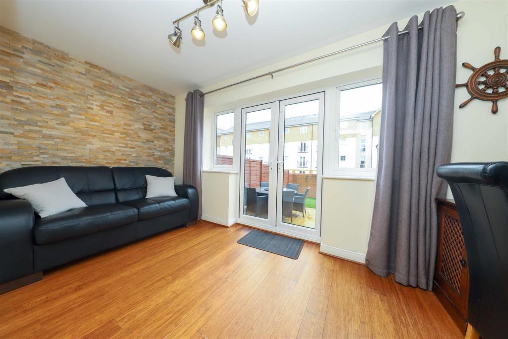 Worrall Lane, Uxbridge, UB8 1GQ photo 4