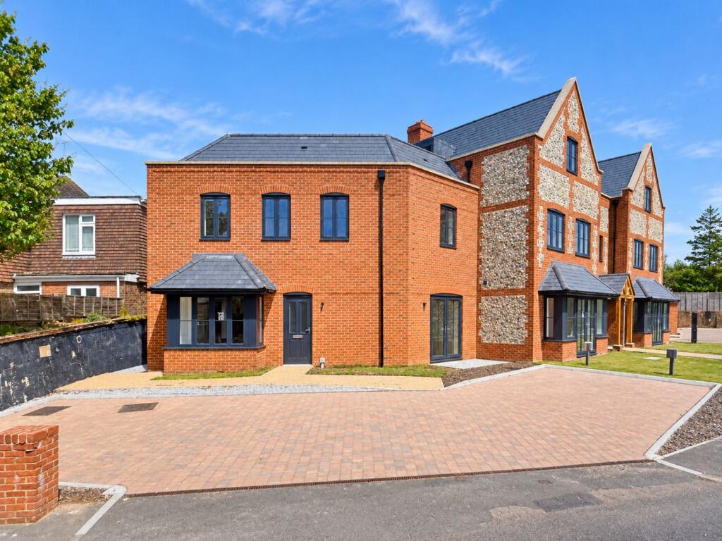 Main image of property: Sompting, Lancing, BN15 0FE