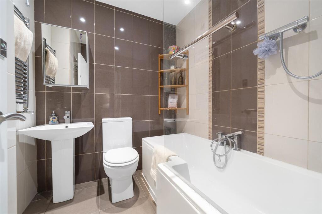Apartment in London - More