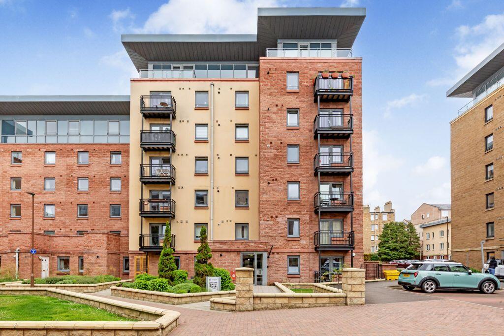 Main image of property: 11/16 Slateford Gait, Slateford, Edinburgh, EH11 1GW