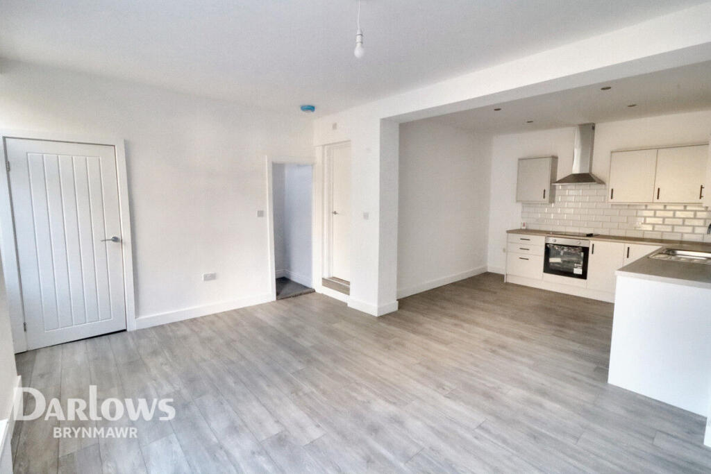 Gwern Berthi Road, Abertillery photo 3