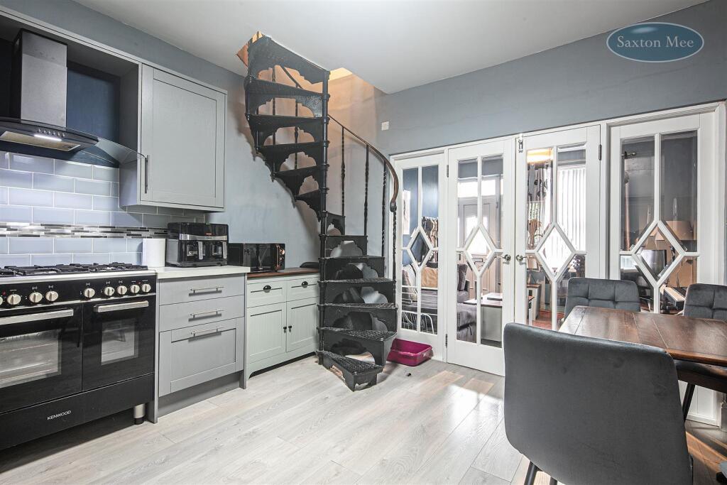 House in Sheffield, Garden Village, Stocksbridge - More