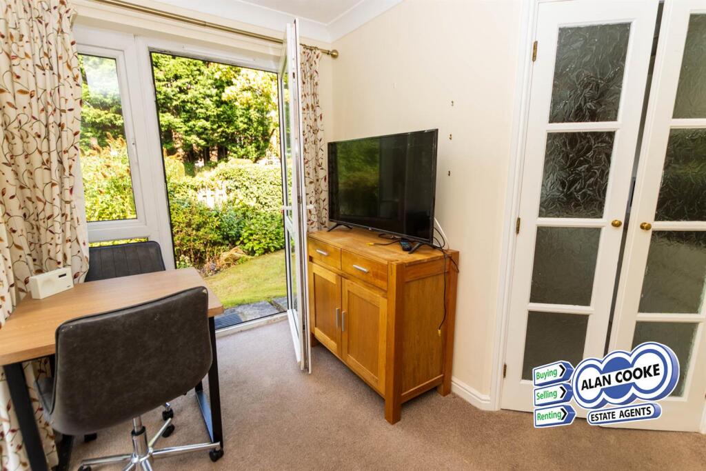 Apartment in Leeds - More