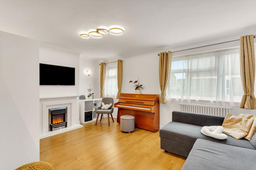 Lovat Walk, Kempston, Bedford, MK42 photo 3