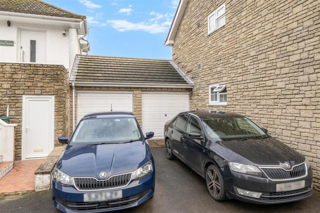 Stonehouse Court, Fordington, Dorchester - View 5