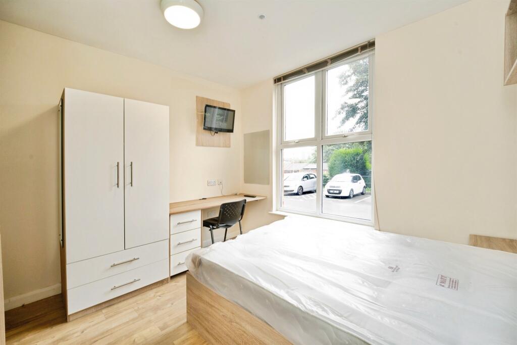 Apartment in Leeds, West Yorkshire - More