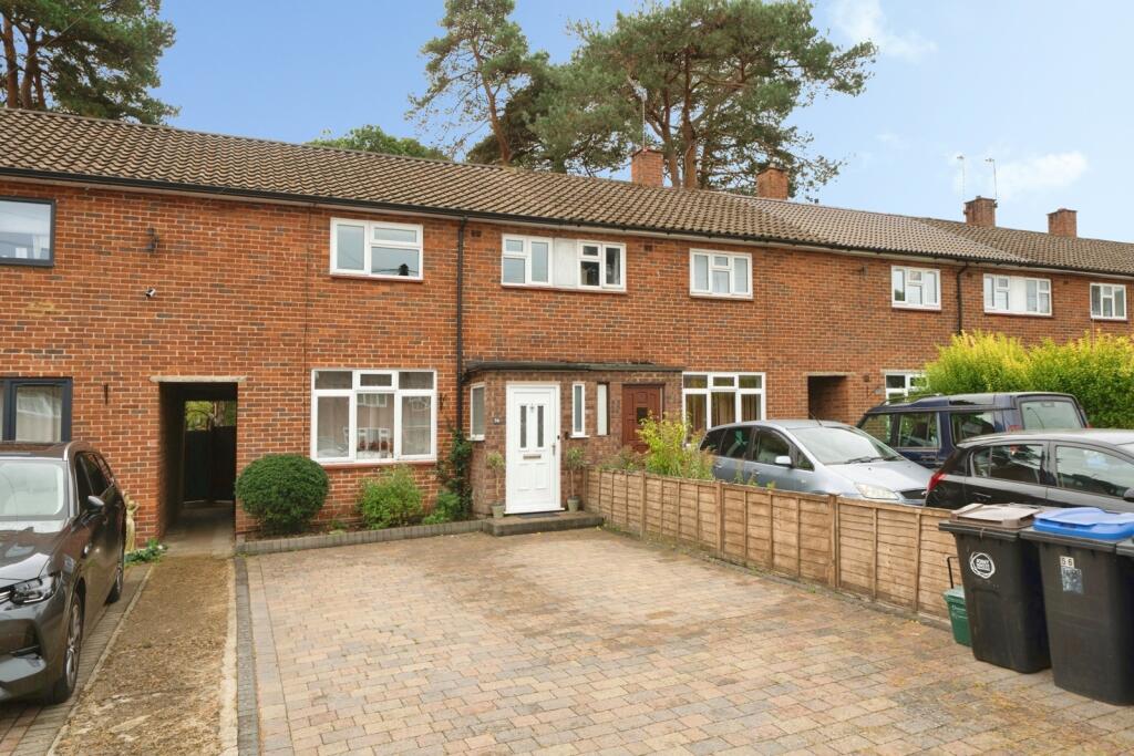 2 Bedroom Terraced in GU21 5QZ