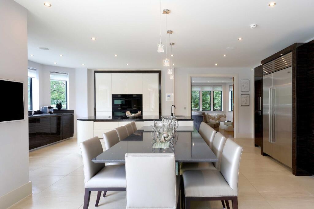 House in Slough - View 5
