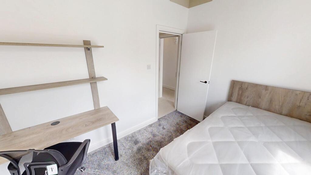 5 bedroom terraced house for rent