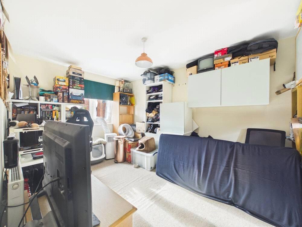 House in Gloucester - View 5