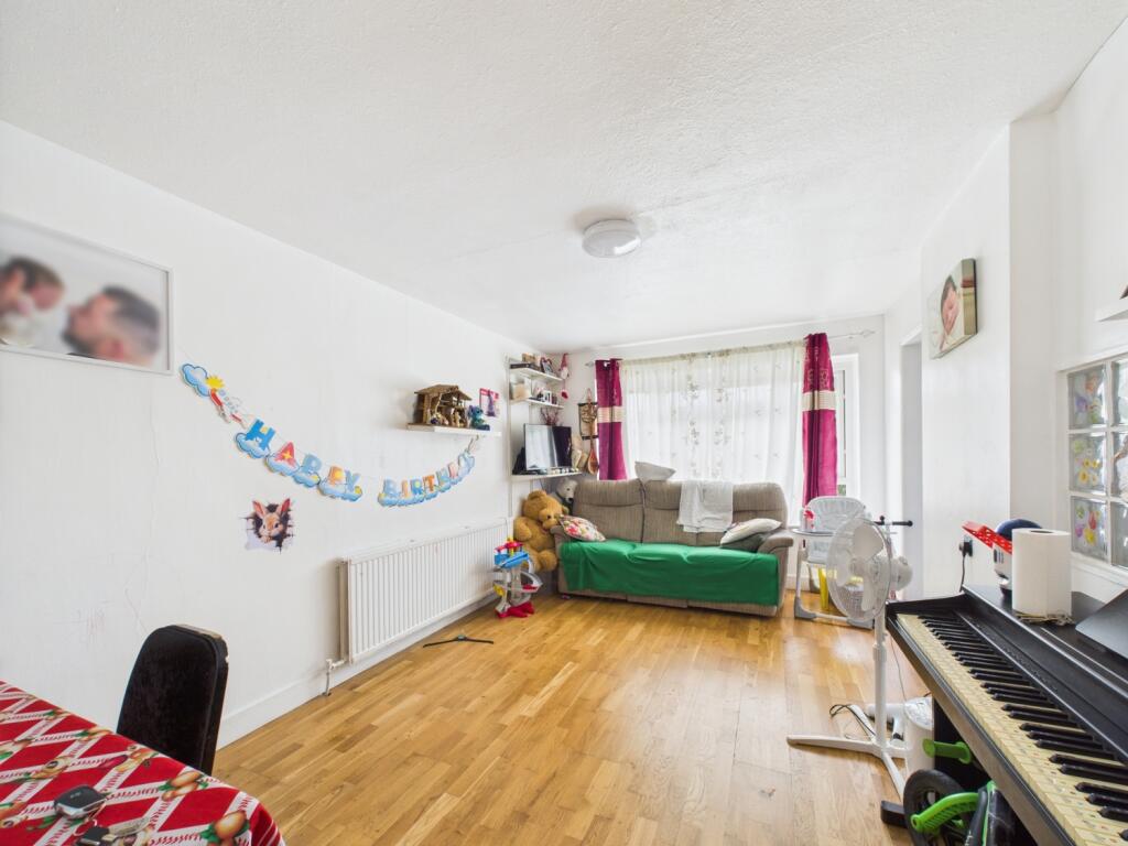 Ashmore Court, 274 Colney Hatch Lane, London, N11 - View 2