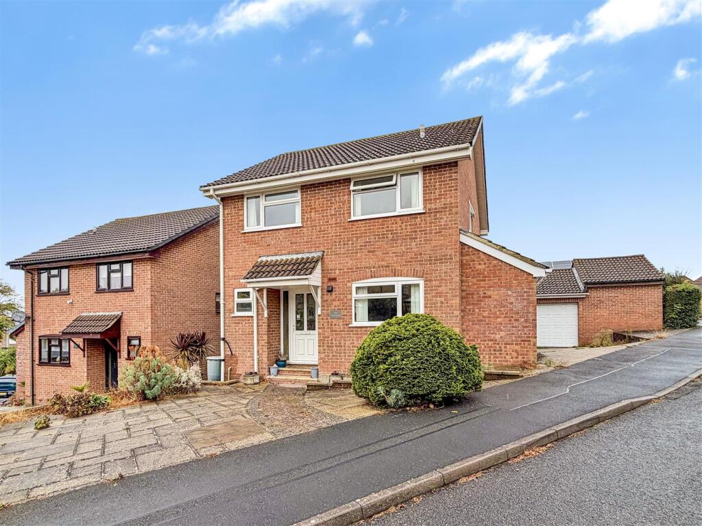 Main image of property: Hefford Road, East Cowes