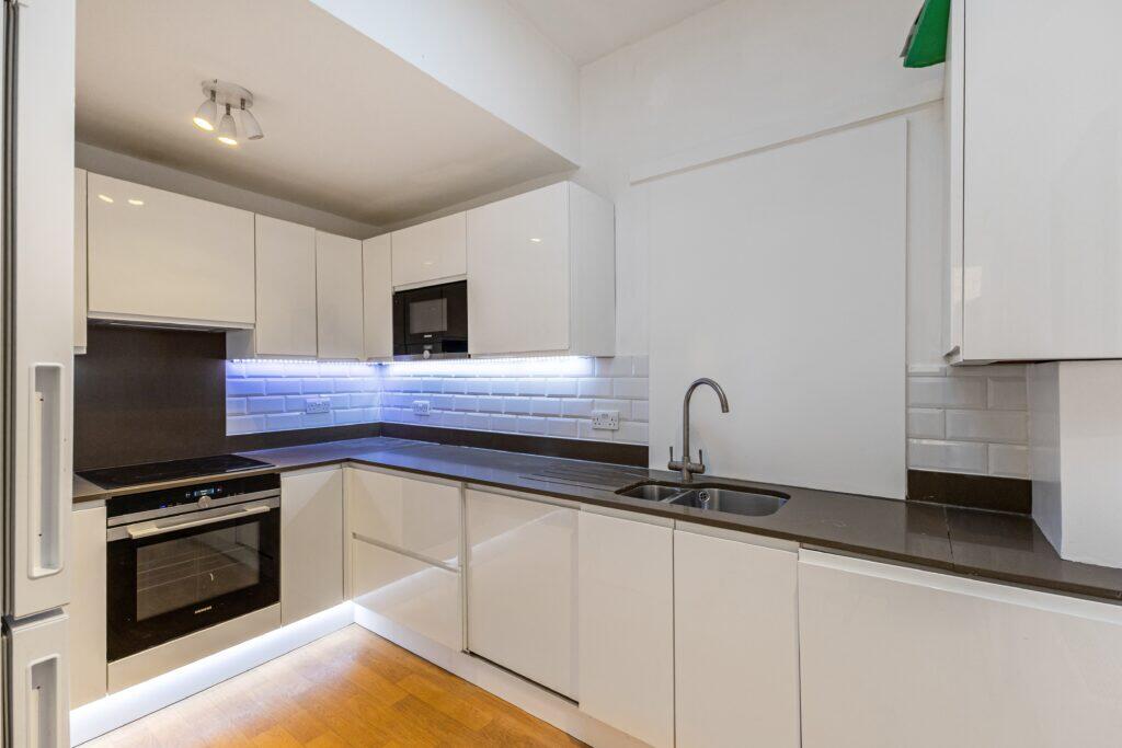 Apartment in London - View 4