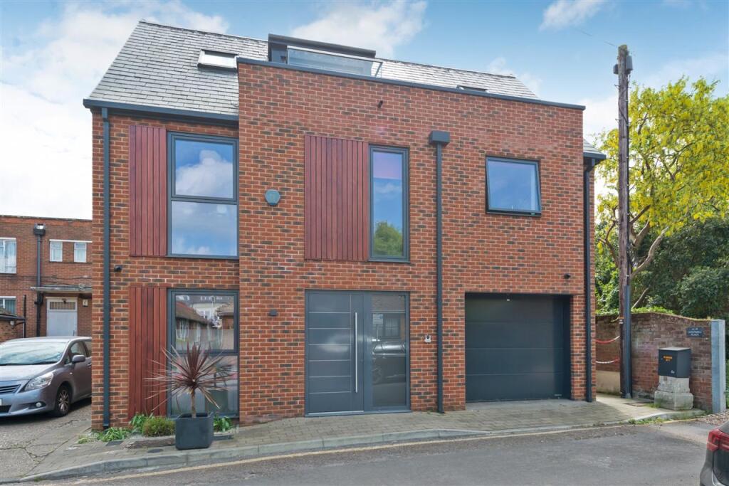 Main image of property: Oaten Hill Place, Canterbury