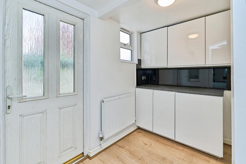 House in Walsall, West Midlands - More