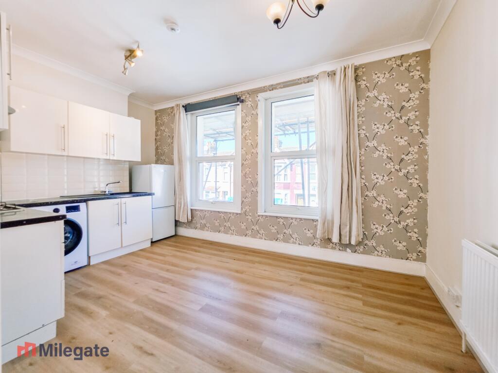 Main image of property: Central Avenue, Southend-On-Sea, SS2