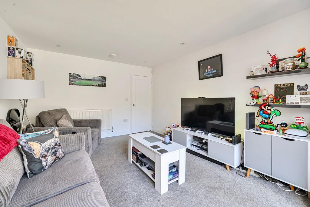 House in Tunbridge Wells, Kent - View 4