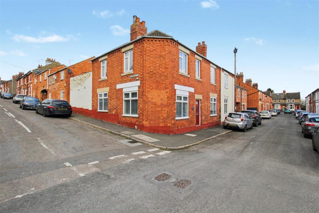 House in Northampton - View 5