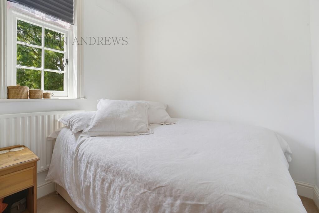 Apartment in London, Brentham Garden Suburb, Perivale - More