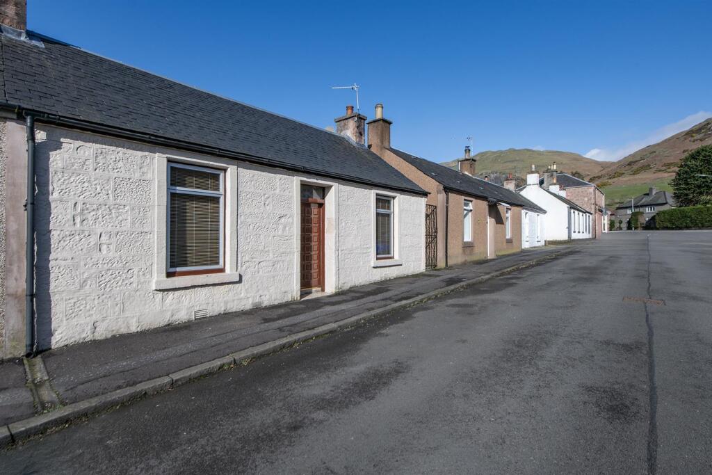 Main image of property: 46 Hamilton Street, Tillicoultry FK13 6EL