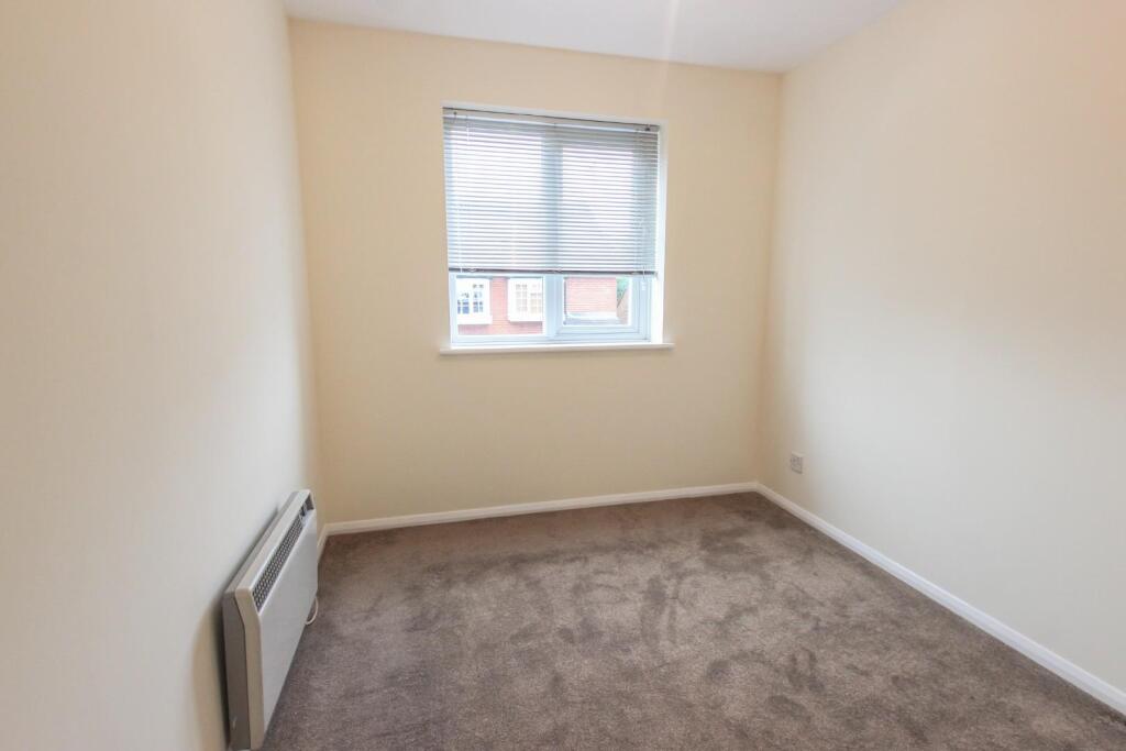 Apartment in East Hertfordshire, Hertford - View 4