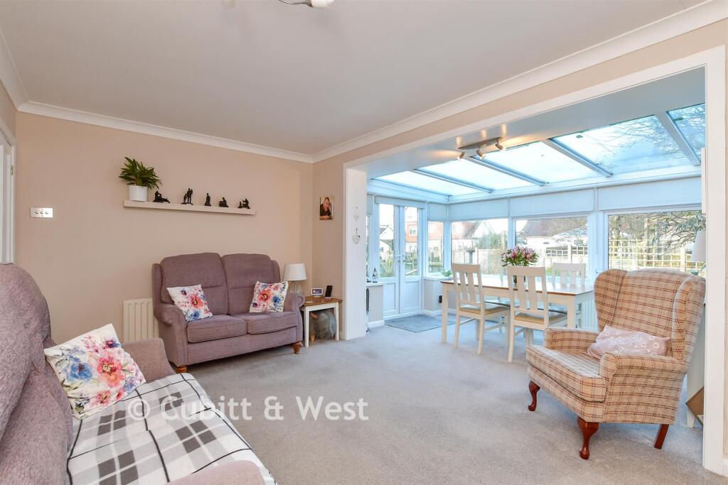 Keymer Avenue, Peacehaven, East Sussex photo 4
