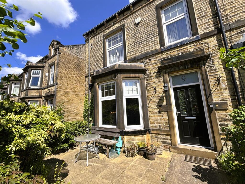 Main image of property: Heath Hall, Halifax HX1