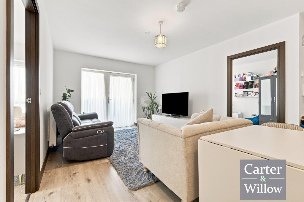 Apartment in Ilford - View 4