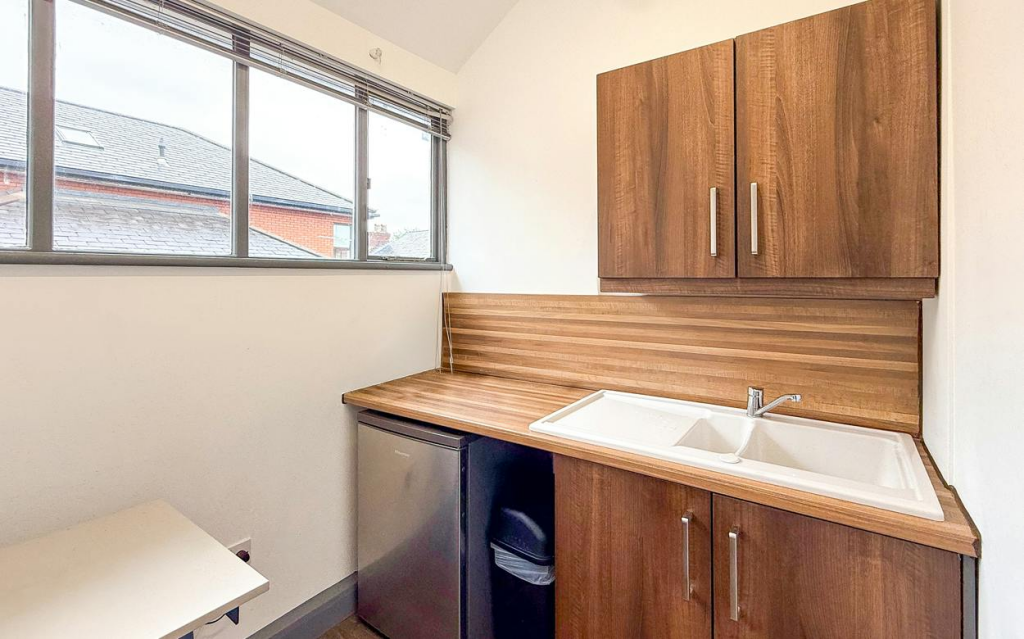 10a-Goose-Green_office-to-let_altrincham-33.png