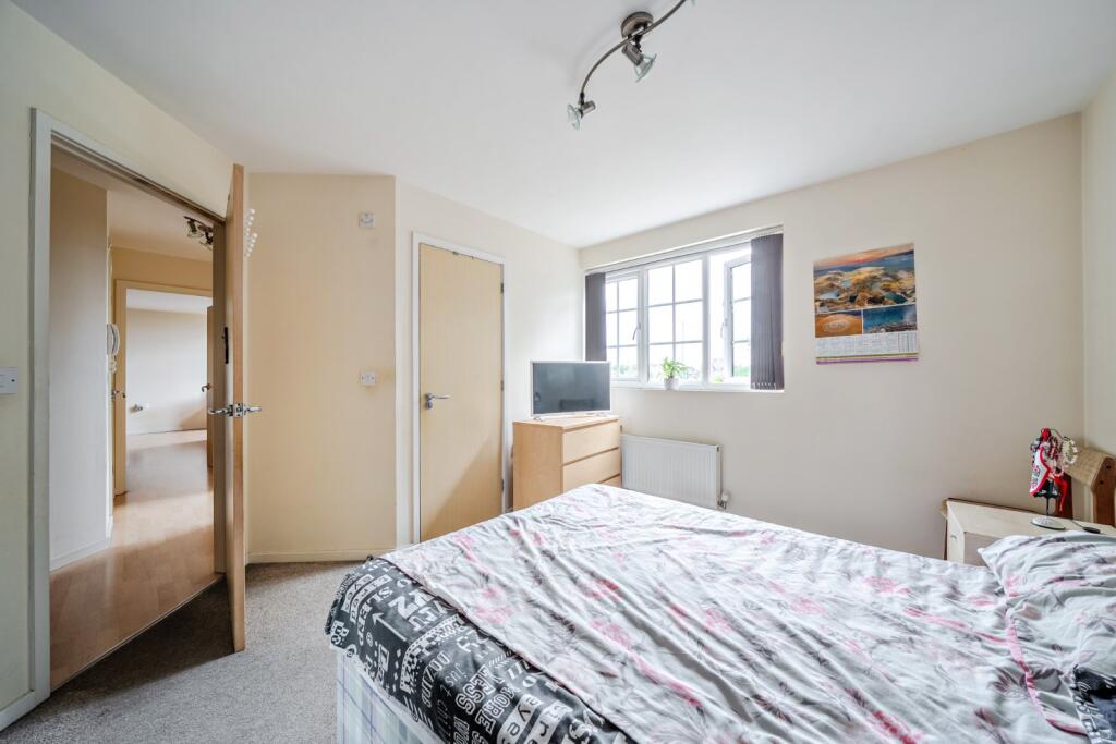 Apartment in East Staffordshire, Burton - View 4