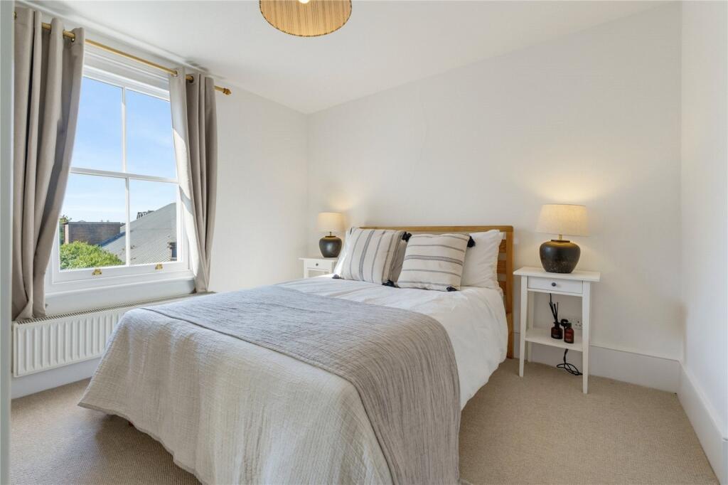 Apartment in London - More