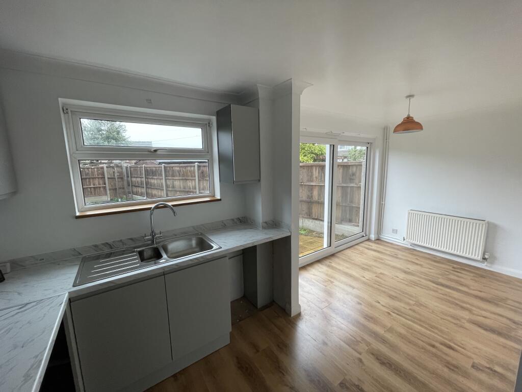 12 Broomspath Road, Stowupland, Stowmarket, Suffolk IP14 4DB photo 4