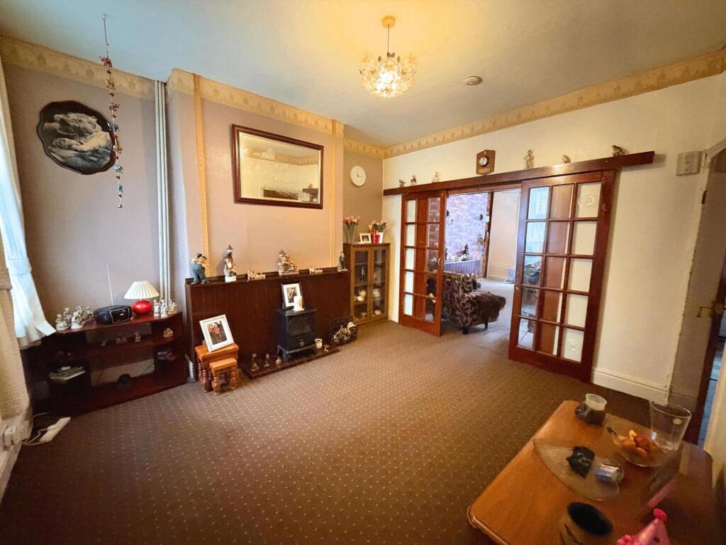 Haddon Grove, Sale, M33 photo 4