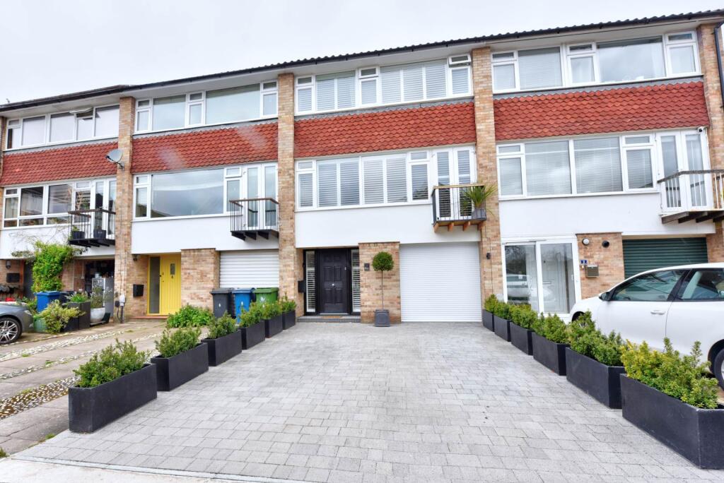 Main image of property: Rookery Court, Marlow