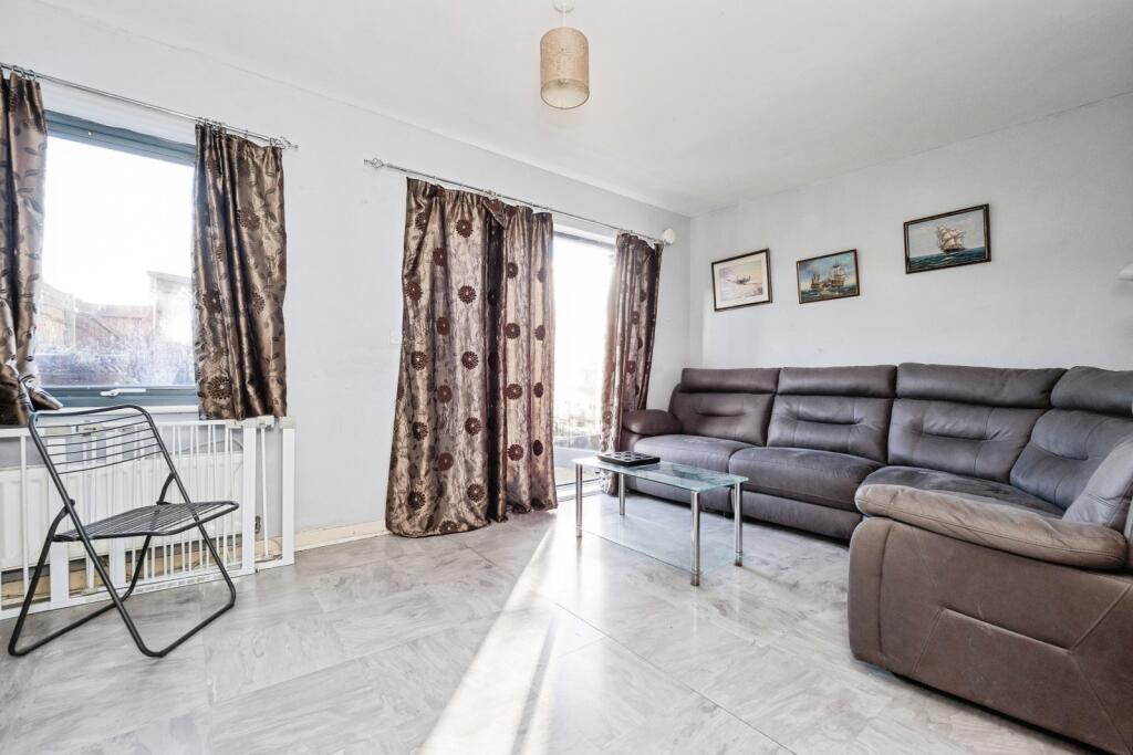 Galleons Drive, Barking, IG11 photo 2