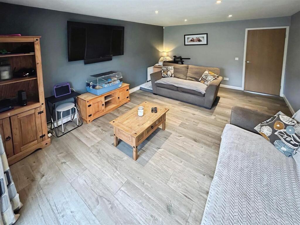 Additional image 3 of Lime Tree Square, Shipley