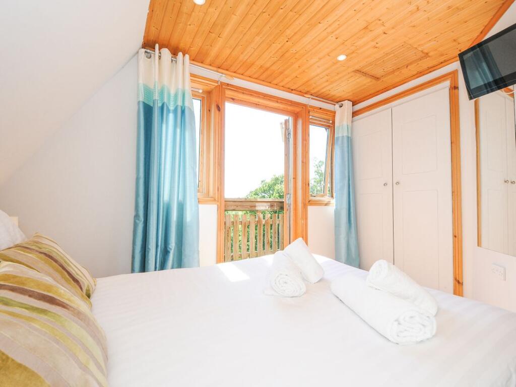 House in Teignbridge, Hennock - More