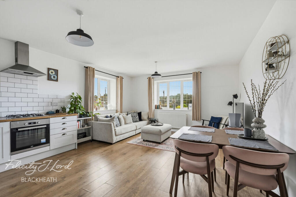 2-bed flat on Edison Grove, London, £300,000