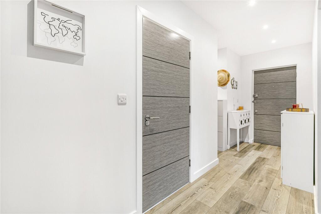 Additional image 9 of Great North Road, Hatfield, Hertfordshire, AL9