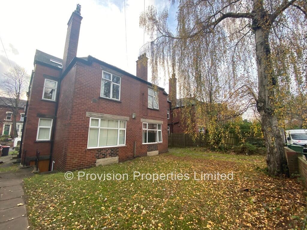 7 bedroom semi-detached house for rent