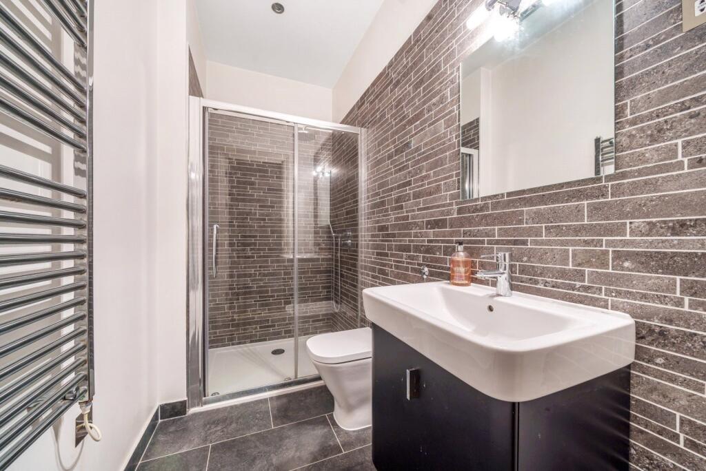 Apartment in London - View 5