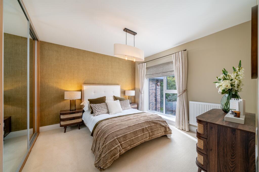 House in Hemel Hempstead, Stone with Bishopstone and Hartwell - More