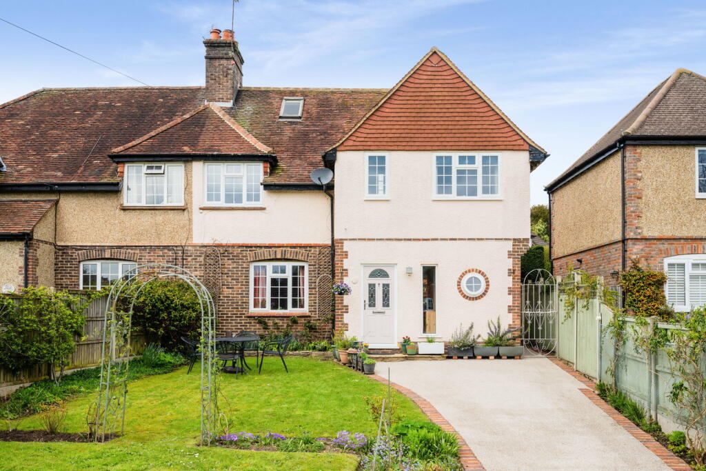 Main image of property: Granville Road, Oxted, RH8 0BY