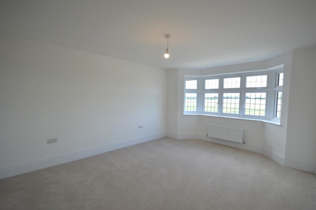 House in Portsmouth - View 5