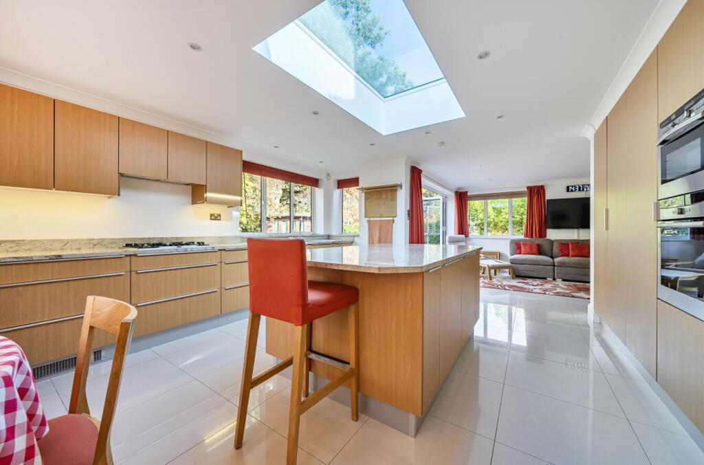 Oakleigh Road North, London photo 4