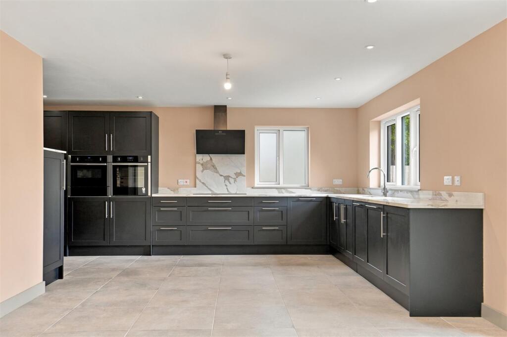 House in Ipswich - View 2