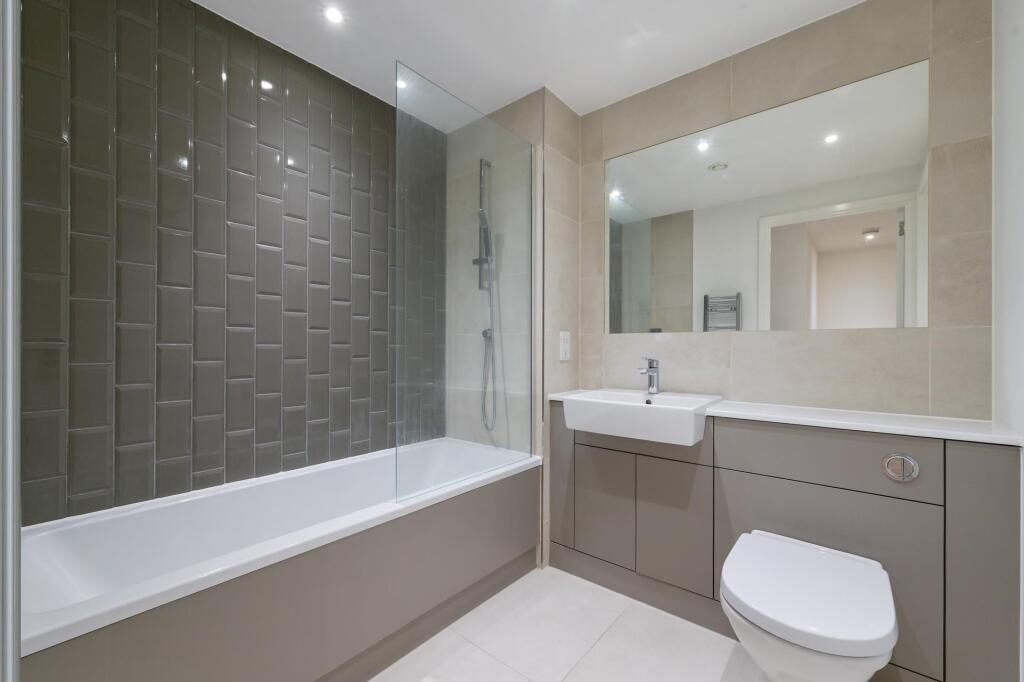 Apartment in London - View 5
